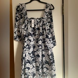NWT Jcrew dress! Size L. Straps to tie bows on sleeves. Pockets!!